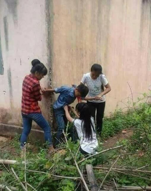 放开那个少年，冲我来儿童gif搞笑图片