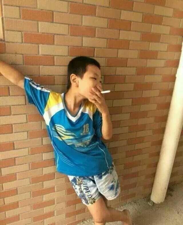 有些事孩子你做了是要挨揍的儿童gif搞笑图片