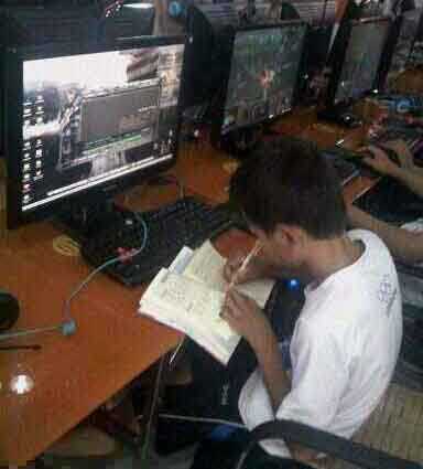 时间是挤出来的！儿童gif搞笑图片