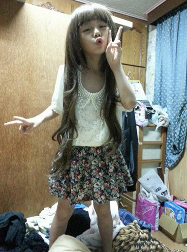 媳妇，你把儿子怎么了？儿童gif搞笑图片