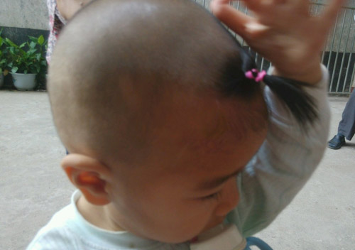 妈妈给我留的胎发儿童gif搞笑图片