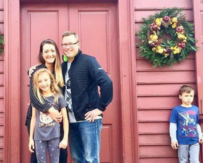 一张全家福儿童gif搞笑图片