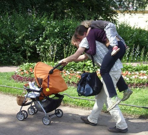 合格父亲的标准儿童gif搞笑图片