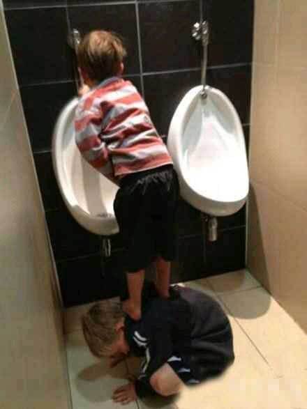 这才是真正的朋友儿童gif搞笑图片