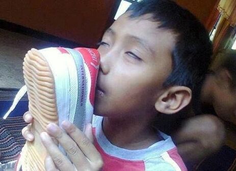 多么销魂的味道儿童gif搞笑图片