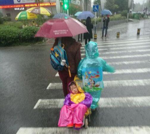 葛优的童年儿童gif搞笑图片