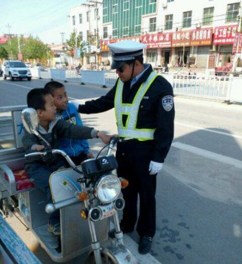 你们有前途～儿童gif搞笑图片