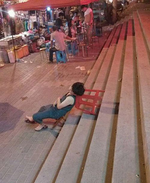 累了困了睡一觉儿童gif搞笑图片