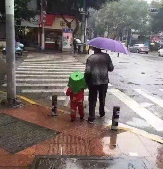 让爷爷带孩子的话，就是这样儿童gif搞笑图片