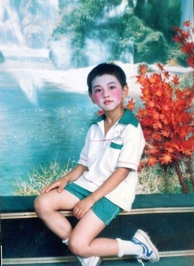 那些年的化妆儿童gif搞笑图片