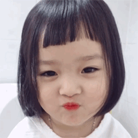 本宝宝可爱吗,想不想亲一个儿童gif搞笑图片