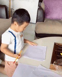 家庭作业是画一个自己儿童gif搞笑图片