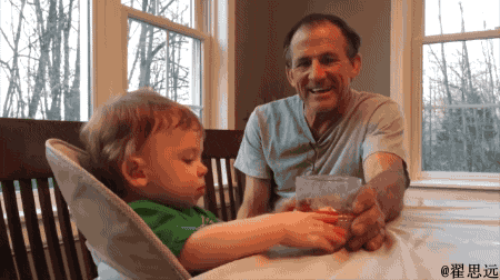 宝宝内心是崩溃的儿童gif搞笑图片