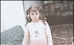 叫你挡住我的屏幕儿童gif搞笑图片