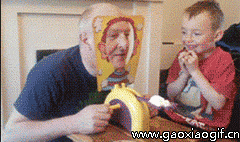 典型的坑儿子儿童gif搞笑图片