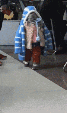 有一种冷叫你妈觉得你冷儿童gif搞笑图片