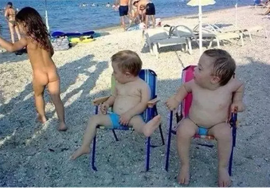 妹子！过来陪爷玩玩儿童gif搞笑图片