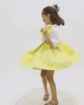 国外爸爸给女儿设计变身裙gig动态图儿童gif搞笑图片