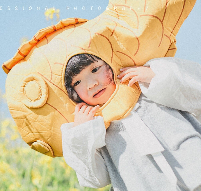 春天油菜花儿童写真图片儿童gif搞笑图片