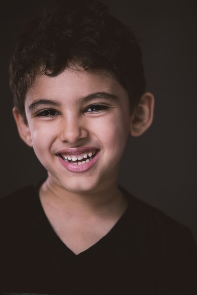 开心大笑小男孩可爱儿童高清图片儿童gif搞笑图片