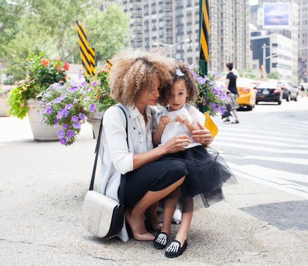 爆炸头自来卷头发可爱儿童高清图儿童gif搞笑图片