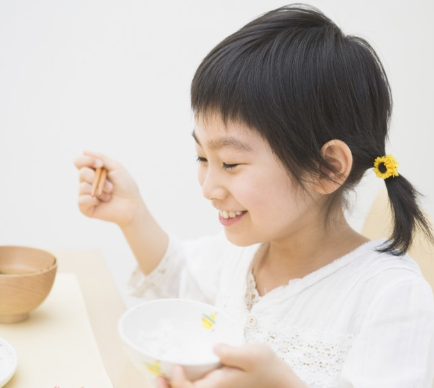 儿童小孩子开心吃饭高清图片儿童gif搞笑图片