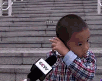 cctv采访熊孩子搞笑动态表情包儿童gif搞笑图片