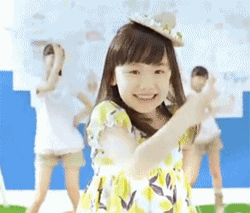 可爱小女孩跳舞动态表情包儿童gif搞笑图片