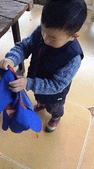 熊孩子干家务做饭动态图儿童gif搞笑图片