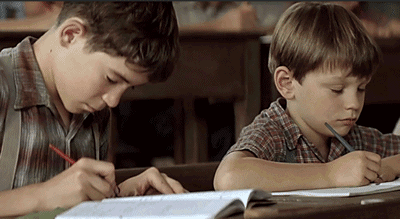 小学生考试作弊的gif图儿童gif搞笑图片