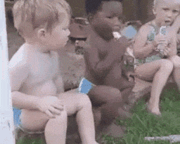 熊孩子可爱搞笑的表情包儿童gif搞笑图片