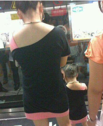 可爱的儿童亲子装图片儿童gif搞笑图片