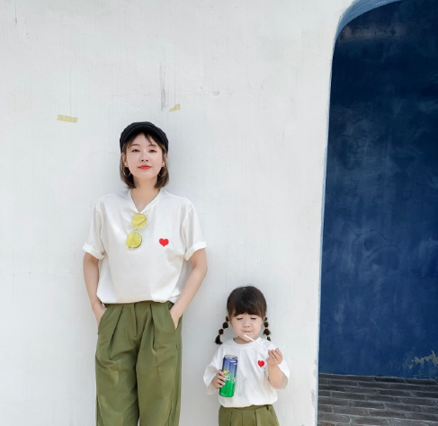 妈妈女儿的亲子装图儿童gif搞笑图片