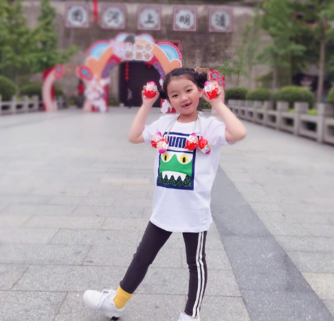 阿拉蕾雅涵的图片儿童gif搞笑图片