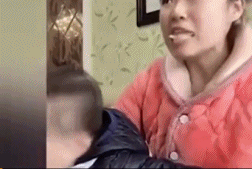 恶搞小孩子吃东西的动图儿童gif搞笑图片