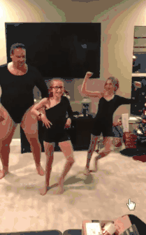 爸爸带孩子跳舞的动图儿童gif搞笑图片