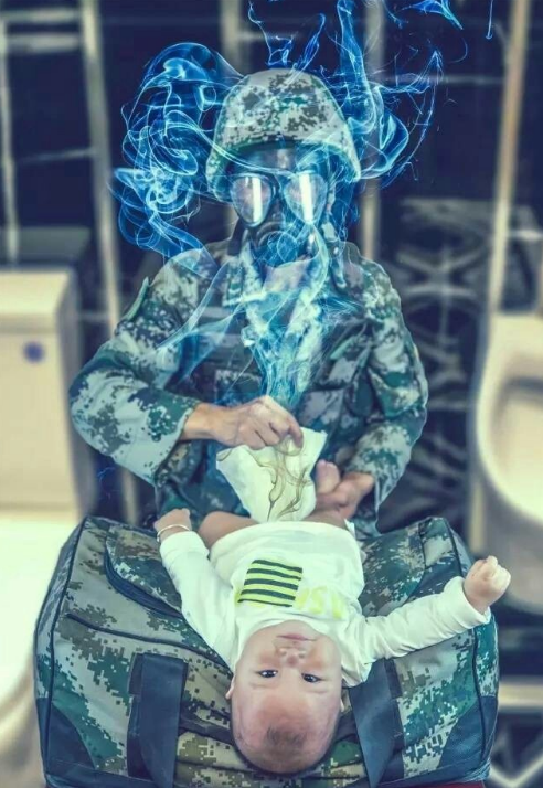 军人和儿子的亲子照儿童gif搞笑图片