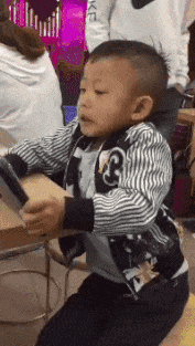 熊孩子的搞笑GIF动图儿童gif搞笑图片