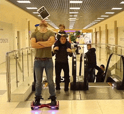 搞笑的熊孩子恶搞整蛊GIF动态图儿童gif搞笑图片