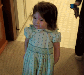 小学生自己穿衣服的搞笑动图儿童gif搞笑图片