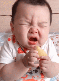 熊孩子吃酸的搞笑魔性动态表情儿童gif搞笑图片