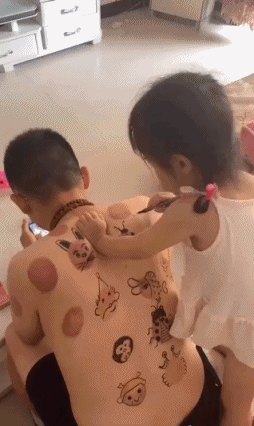 熊孩子坑爹的搞笑动图儿童gif搞笑图片