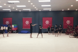 小学生练跆拳道的gif动图儿童gif搞笑图片