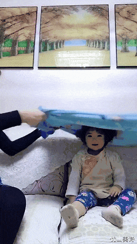 生个孩子不拿来玩就等于白生儿童gif搞笑图片