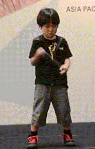 这孩子是真秀儿童gif搞笑图片