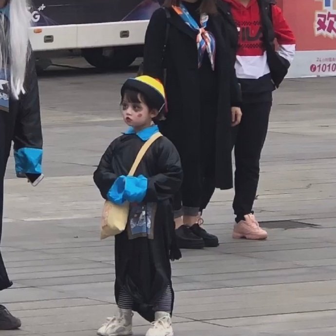 可爱鬼 ​​​​儿童gif搞笑图片