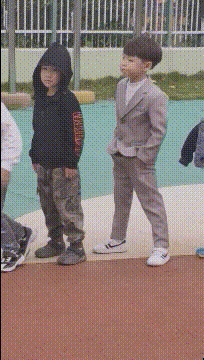 拽有错吗？拽犯法吗？儿童gif搞笑图片