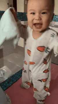 宝宝的神奇技能，一秒入睡儿童gif搞笑图片