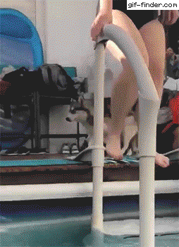 我不怕变成自己厌恶的人，我怕过得还不如他们。gif动态gif搞笑图片