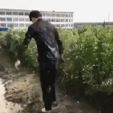 这很尴尬了gif动态gif搞笑图片